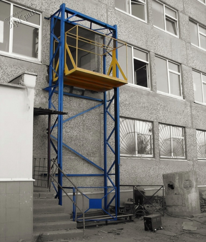 Подъемник консольный и шахтного типа